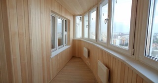 Отделка, остекление, утепление балконов в Ейске от 206 руб. м/2.